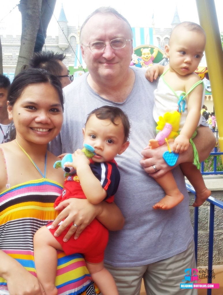 THE RUFFOLOS. Feeling sticky but the Daddy and the Nanay are all smiles. 